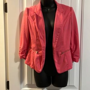 Pink blazer 😍💕